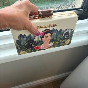 Frida Kahlo in Jungle clutch